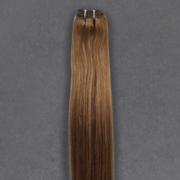 Fotografía de las extensiones cosidas de pelo REMY en color castaño